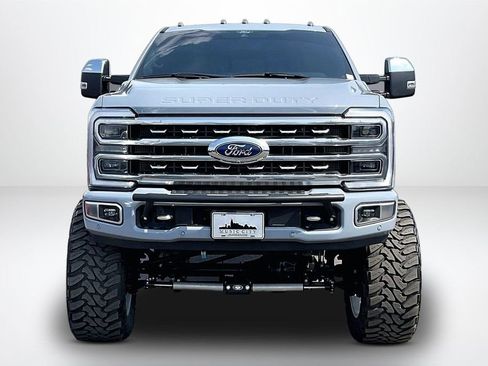 Used 2024 Ford F250 Platinum image 2