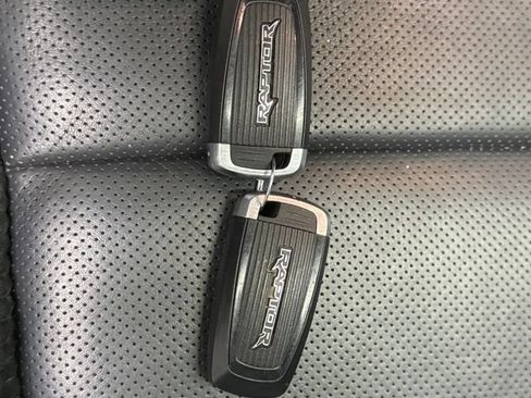Used 2023 Ford F150 Raptor w/ Raptor Carbon Fiber Package AWD/4WD image 27