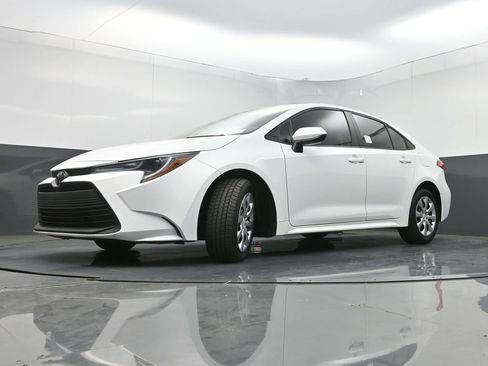 Used 2023 Toyota Corolla LE FWD image 24