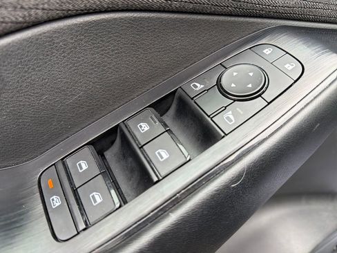 Used 2023 Nissan Rogue S image 14