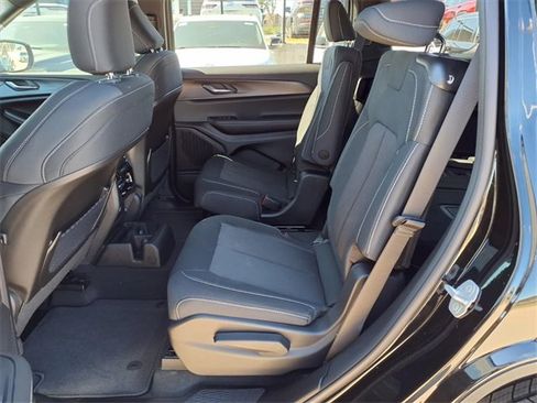 New 2025 Jeep Grand Cherokee L Laredo image 12