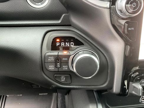 New 2026 RAM 1500 4x4 Crew Cab image 30