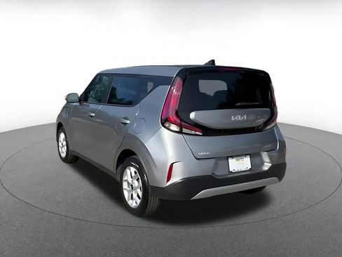 Used 2025 Kia Soul LX w/ LX Technology Package image 11