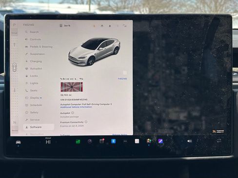 Used 2021 Tesla Model S Plaid image 15