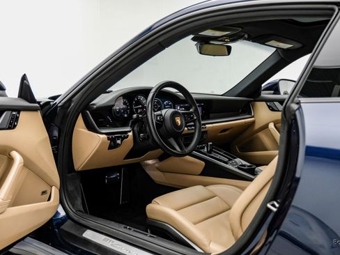 Used 2020 Porsche 911 Carrera RWD image 32