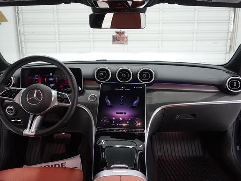 Used 2025 Mercedes-Benz C 300 Sedan image 33
