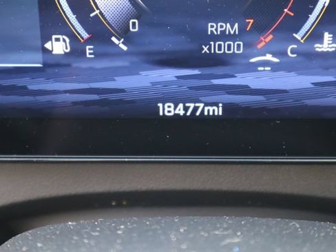 Used 2024 Chevrolet Traverse LT w/ Midnight/Sport Edition FWD image 10