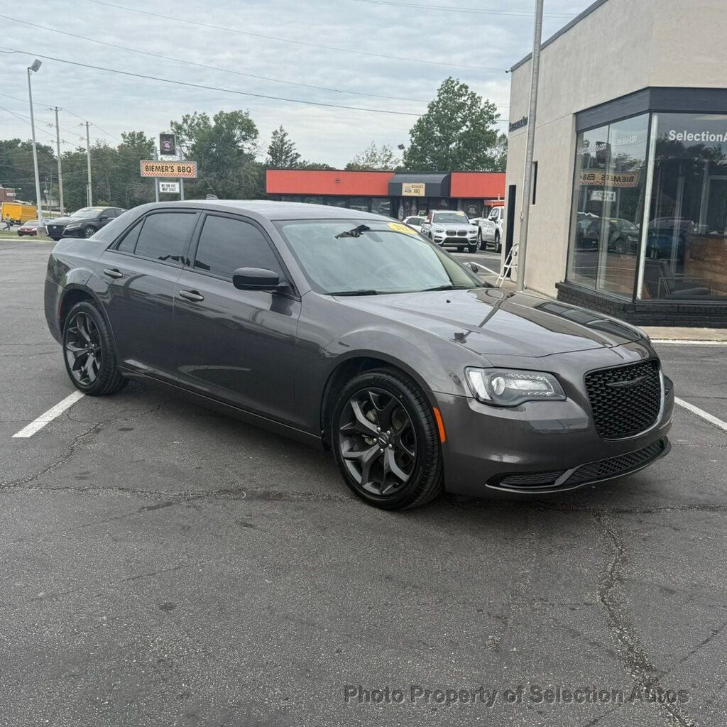 Used 2023 Chrysler 300 Touring w/ Sport Appearance Package RWD image 2