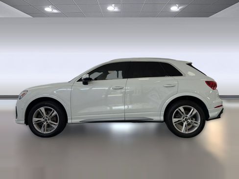 Used 2021 Audi Q3 2.0T Premium Plus w/ Premium Plus Package AWD/4WD image 2