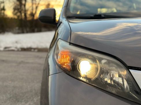 Used 2013 Toyota Sienna SE image 10