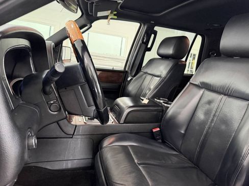 Used 2017 Lincoln Navigator L Select AWD/4WD image 30
