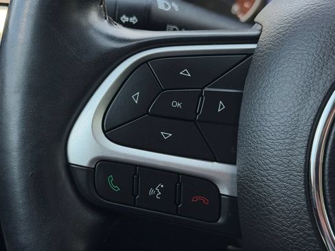 Used 2021 Jeep Compass Latitude w/ Sun and Sound Group AWD/4WD image 12