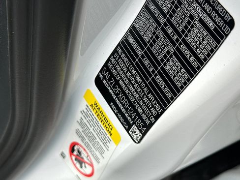 Used 2024 Land Rover Range Rover Evoque Dynamic SE image 38