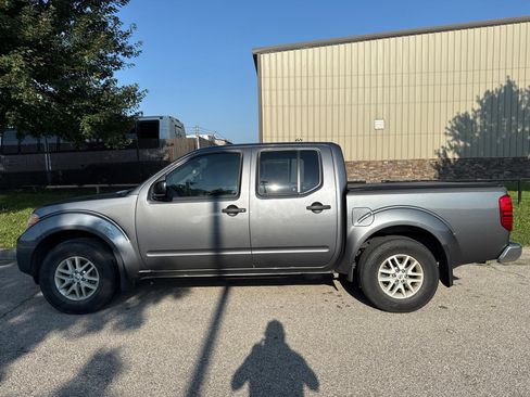 Used 2019 Nissan Frontier SV RWD image 9