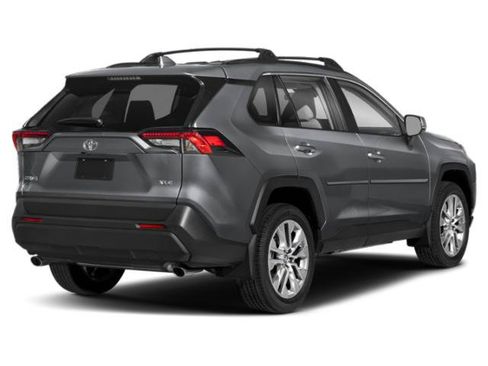 Used 2025 Toyota RAV4 XLE AWD/4WD image 2