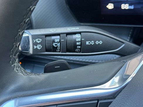 Used 2025 Chevrolet Equinox LT w/ Convenience Package II FWD image 34