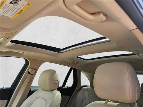 Used 2018 Mercedes-Benz GLC 300 image 16