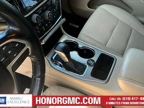 Used 2022 Jeep Grand Cherokee Laredo E w/ Security & Convenience Group AWD/4WD image 18