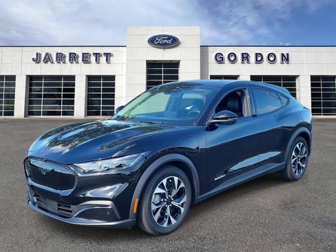 Certified 2025 Ford Mustang Mach-E Select RWD image 2