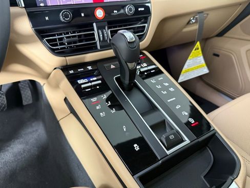 New 2025 Porsche Macan S image 33