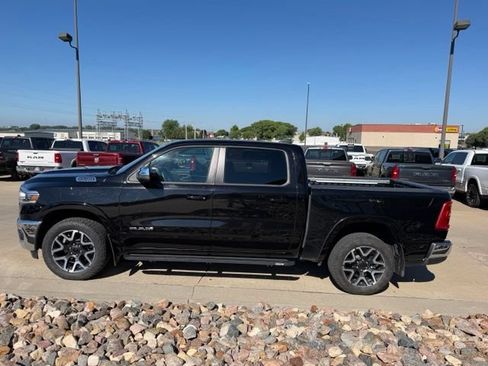 Used 2025 RAM 1500 Laramie AWD/4WD image 4