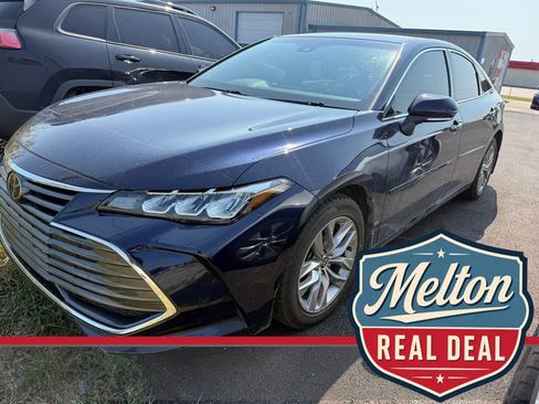 Used 2022 Toyota Avalon XLE FWD image 1