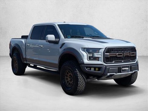 Used 2017 Ford F150 Raptor w/ Equipment Group 802A Luxury AWD/4WD image 3
