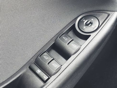 Used 2014 Ford Focus SE w/ SE Winter Package FWD image 24
