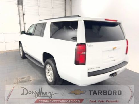 Used 2018 Chevrolet Suburban LT RWD image 5