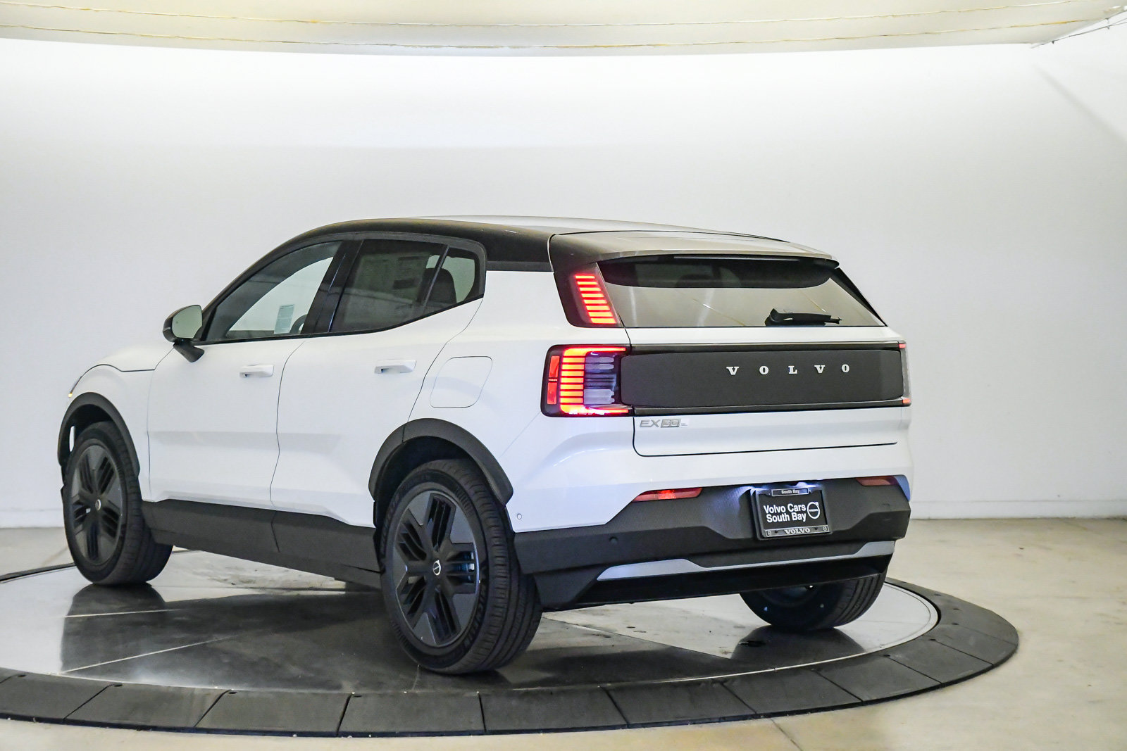 New 2026 Volvo EX30 Cross Country Ultra w/ Protection Package Premier AWD/4WD image 2