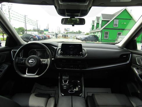 Used 2024 Nissan Rogue SV w/ SV Premium Package AWD/4WD image 15