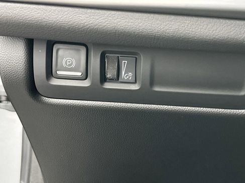 Used 2024 Cadillac XT4 Premium Luxury image 27