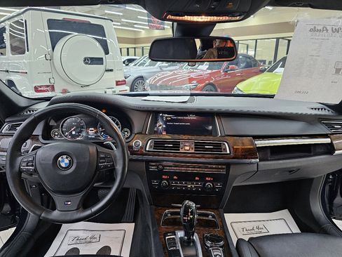 Used 2014 BMW 750Li image 28