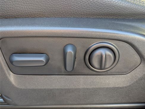 Used 2023 GMC Sierra 3500 Denali w/ Denali Ultimate Package image 23