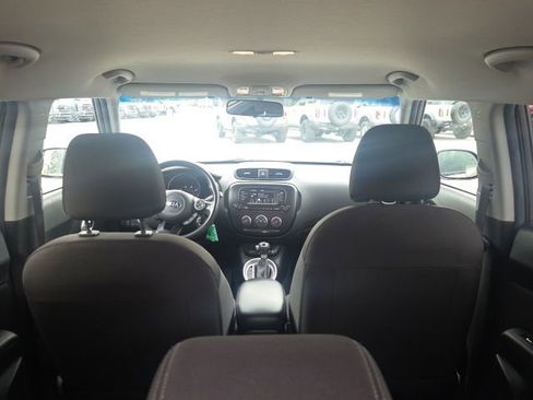Used 2017 Kia Soul FWD image 12