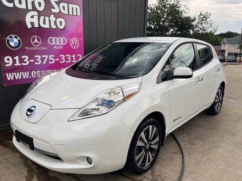 Used 2015 Nissan Leaf SL w/ Premium Package FWD image 2