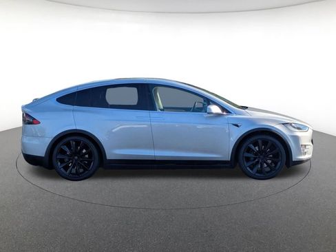 Used 2018 Tesla Model X 75D AWD/4WD image 4