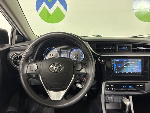 Used 2019 Toyota Corolla LE image 16