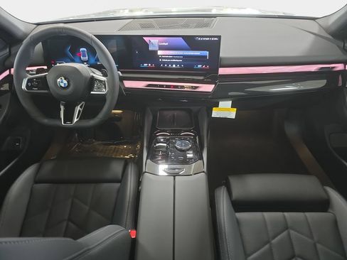 Used 2026 BMW 530i w/ M Sport Package RWD image 7