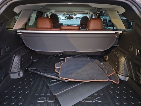 Used 2022 Subaru Outback Touring XT image 27