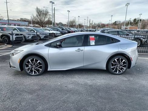 New 2026 Toyota Prius Plug-In Hybrid FWD image 5