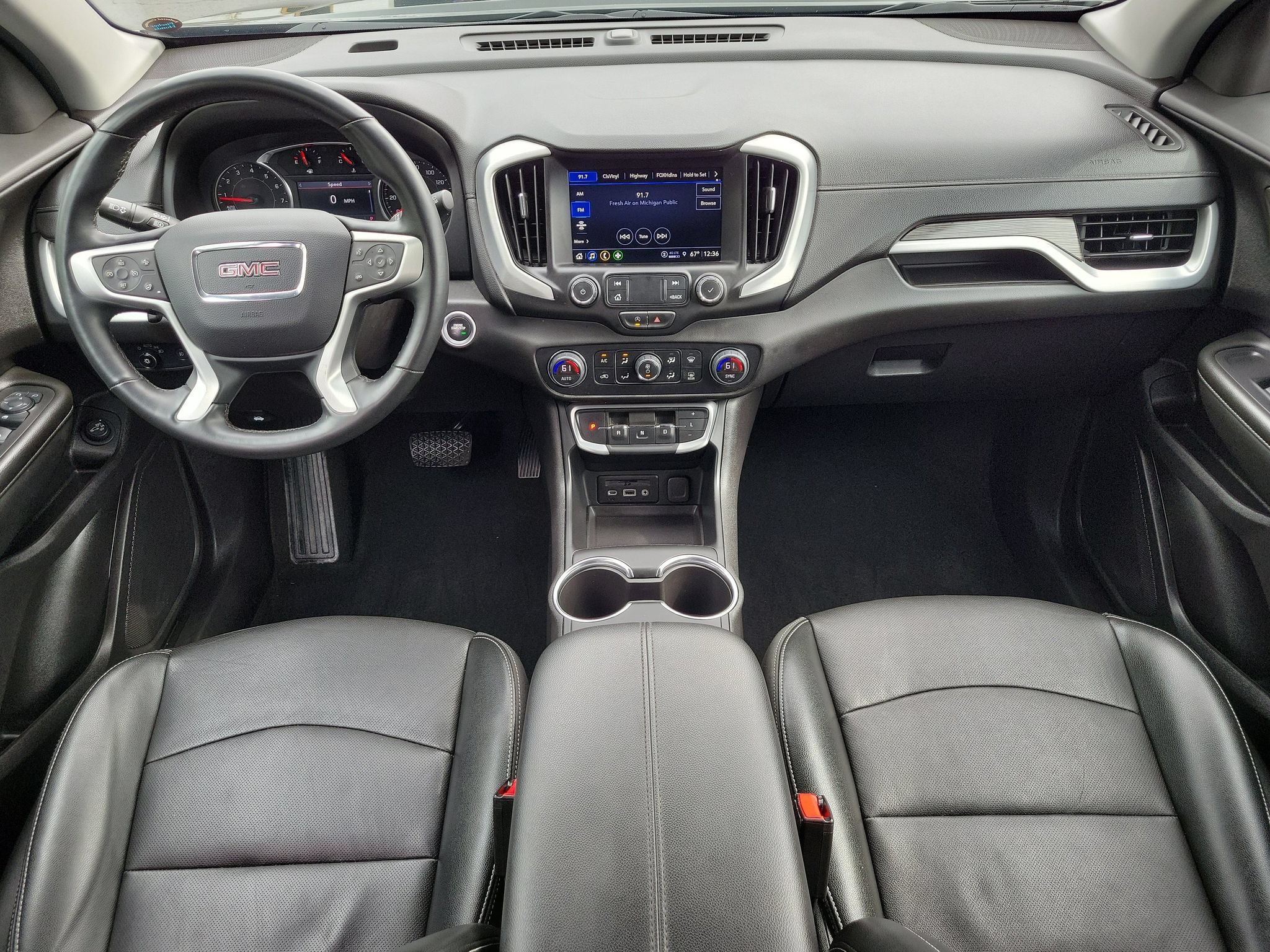 Used 2024 GMC Terrain SLT AWD/4WD image 26