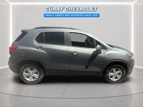 Used 2019 Chevrolet Trax LT w/ LT Convenience Package AWD/4WD image 14