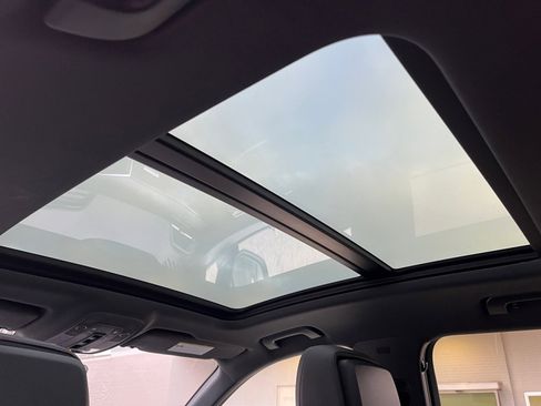 Used 2025 Audi Q3 2.0T Premium Plus image 16