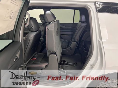 New 2026 Chevrolet Traverse RS w/ LPO, Floor Liner Package image 38