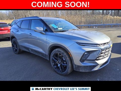 Used 2025 Chevrolet Blazer LT w/ Convenience Package image 2
