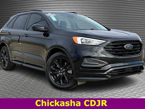 Used 2023 Ford Edge SE w/ Black Appearance Package image 3
