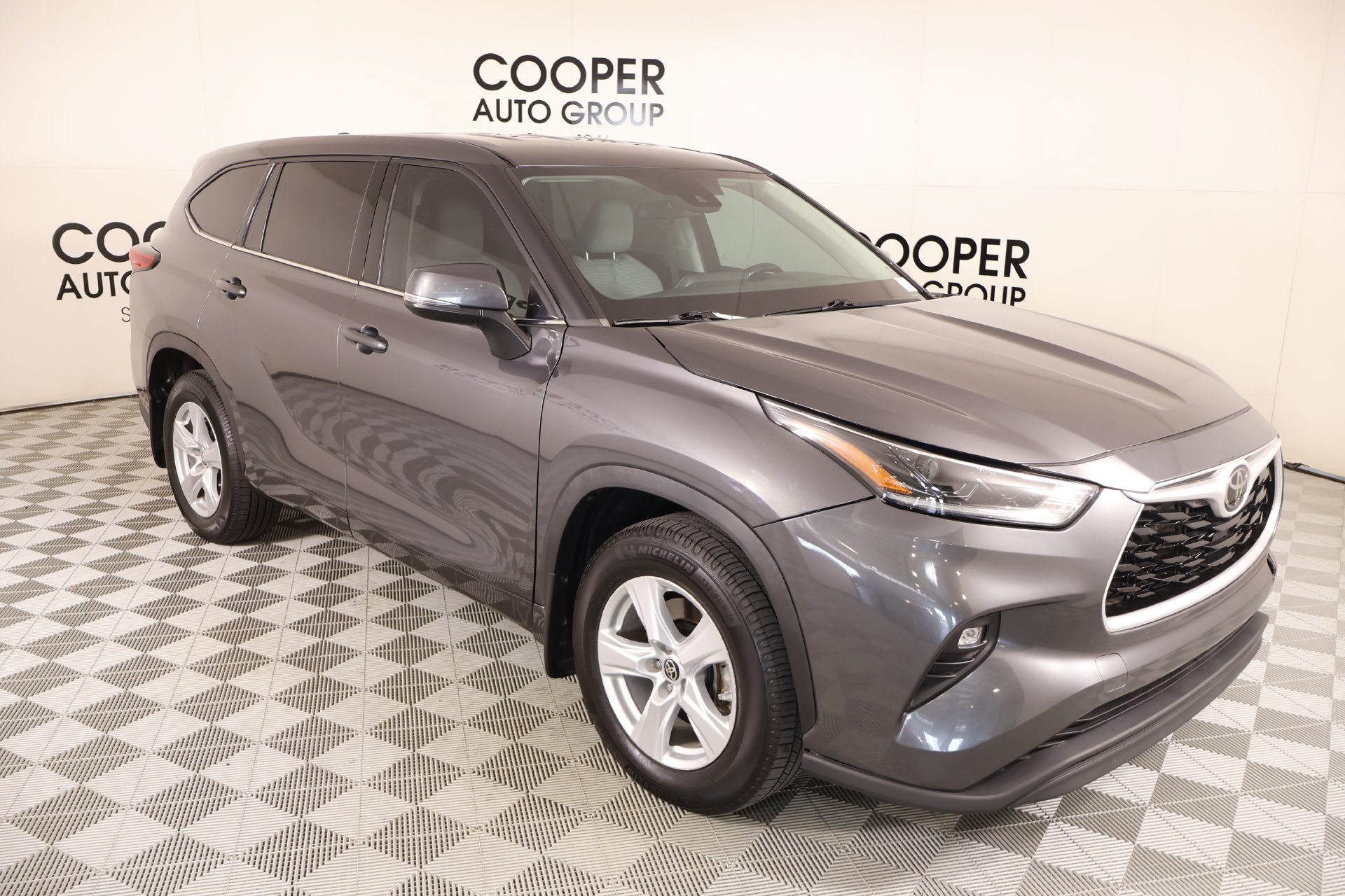 Used 2021 Toyota Highlander LE AWD/4WD 360° Tour
