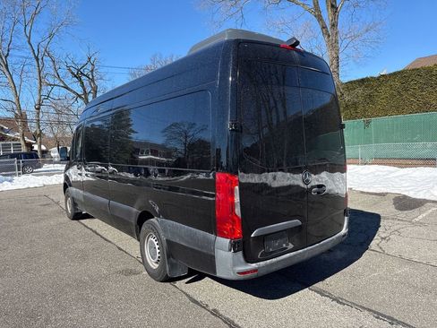 Used 2019 Mercedes-Benz Sprinter 2500 w/ Driver Convenience Package image 6