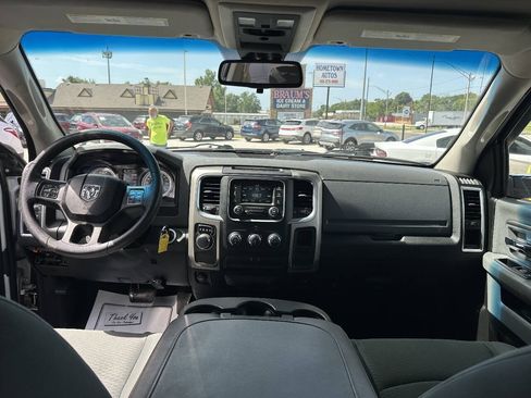 Used 2015 RAM 1500 Classic SLT RWD image 16